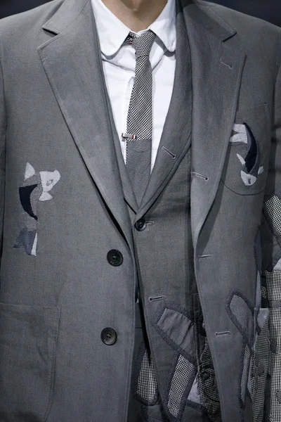 Look 75